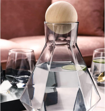 Carafa cu 6 pahare in forma de diamant